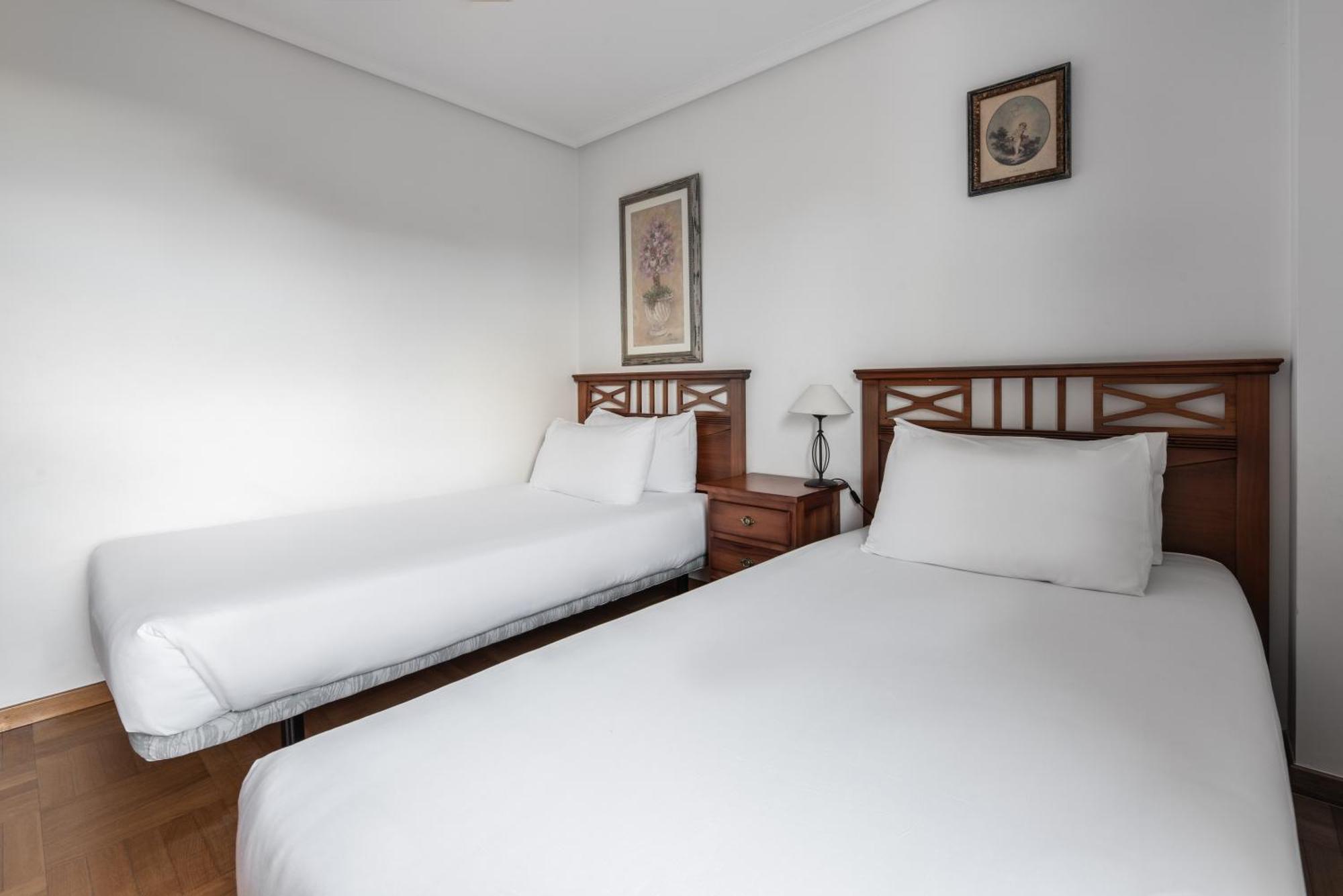 Apartamentos El Cid Burgo Exteriör bild