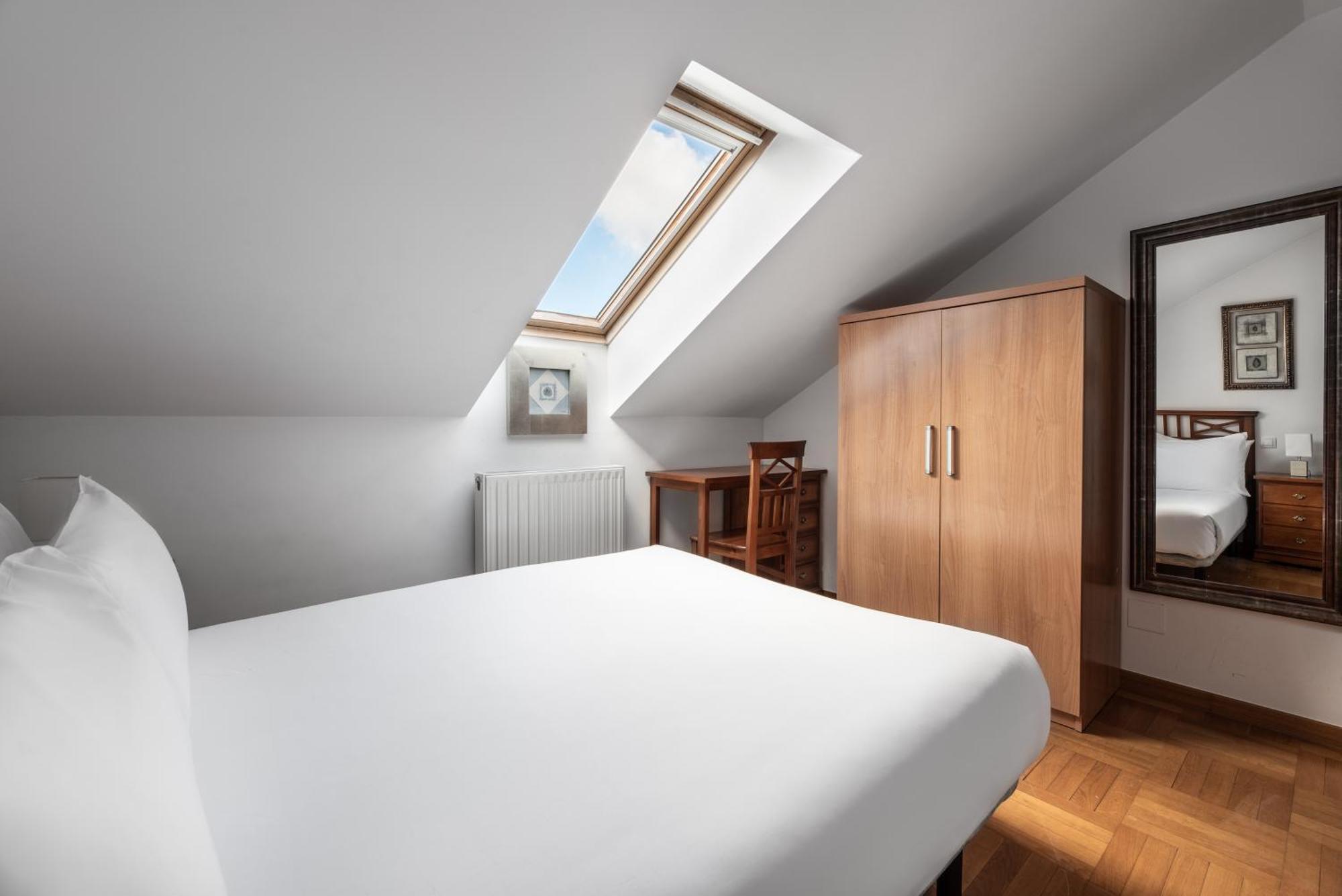 Apartamentos El Cid Burgo Exteriör bild